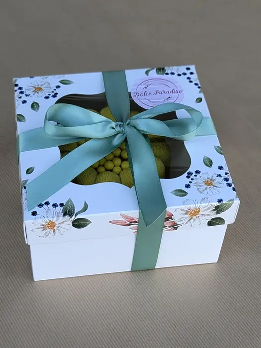 סט כפרי עם בלון - זר פרחים ועוגת מוס