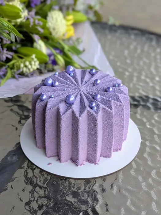 סט לבנדר עם בלון - זר פרחים ועוגת מוס