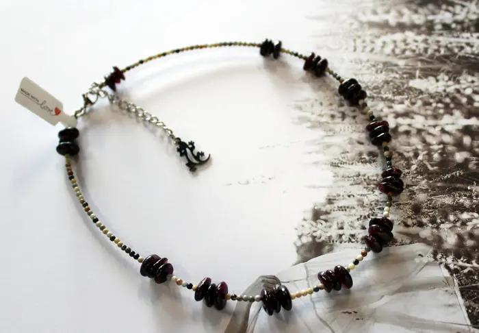 11 - שרשרת מישפה וגארנט