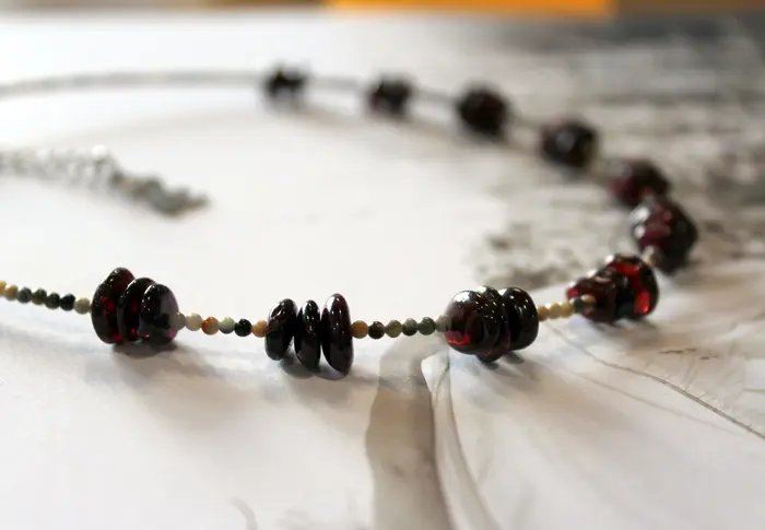 11 - שרשרת מישפה וגארנט