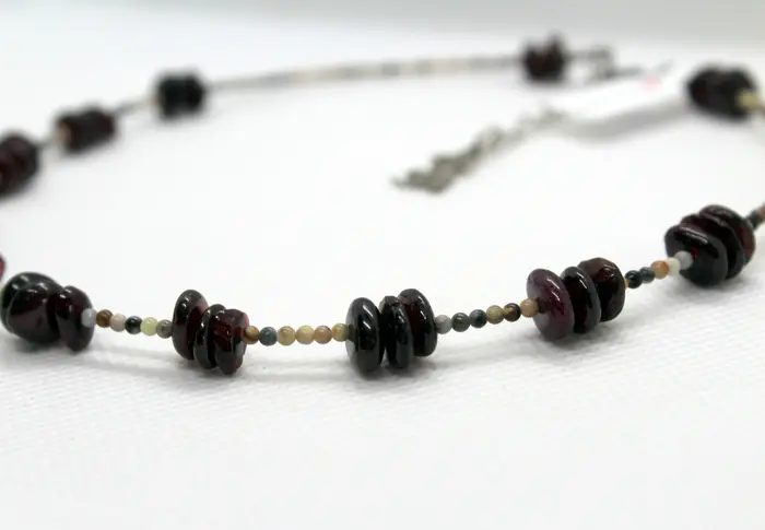 11 - שרשרת מישפה וגארנט