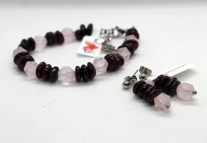 סט מגארנט וקווארץ