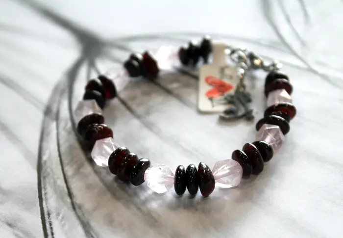 סט מגארנט וקווארץ