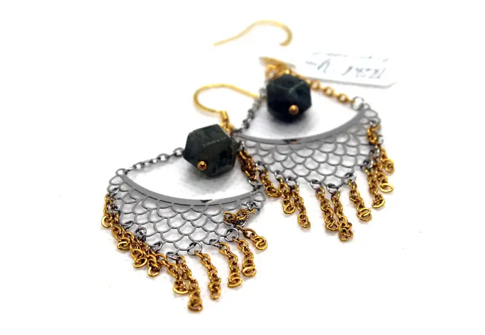 7 - עגילים מלברדוריט בשילוב ציפוי זהב