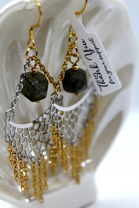 7 - עגילים מלברדוריט בשילוב ציפוי זהב