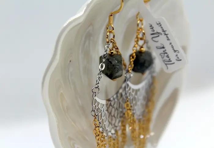 7 - עגילים מלברדוריט בשילוב ציפוי זהב