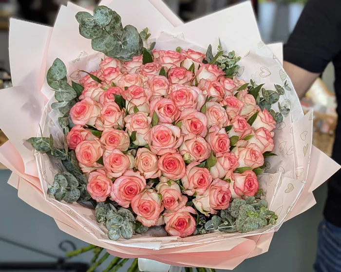 זר של 51 ורדי ג'מילה