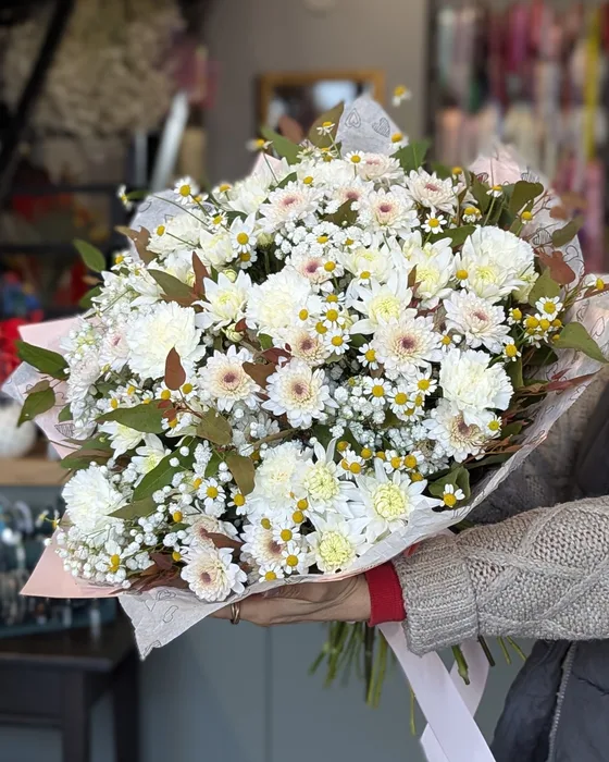 זר חרציות בצבעים עדינים