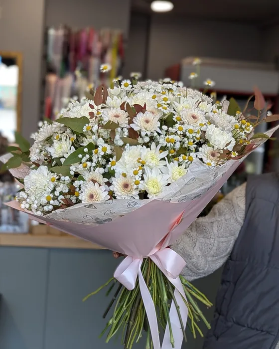 זר חרציות בצבעים עדינים